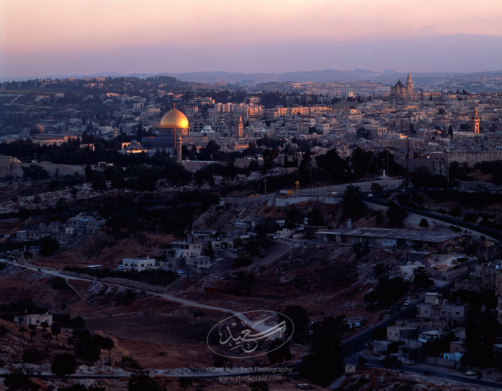 Toward the <i>Qubbat al-Sakhra</i> / Dome of the Rock and <i>Masjid al-Aqsa</i>, Old City Jerusalem <i>alQuds</i>.