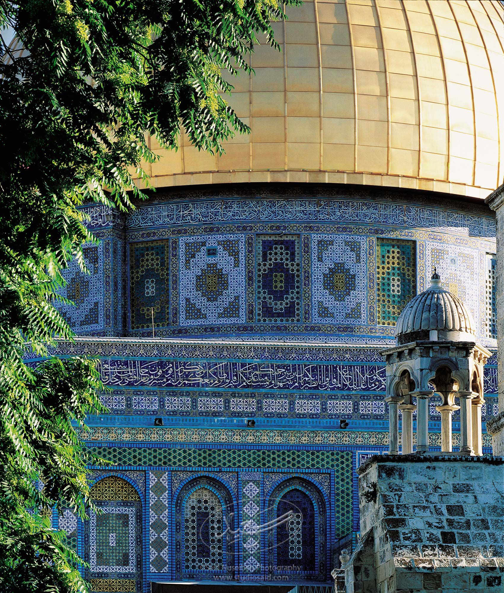 <i>Qubbat al-Sakhra</i> / Dome of the Rock. In the <i>Masjid al-Aqsa</i>, Old City Jerusalem <i>alQuds</i>.
